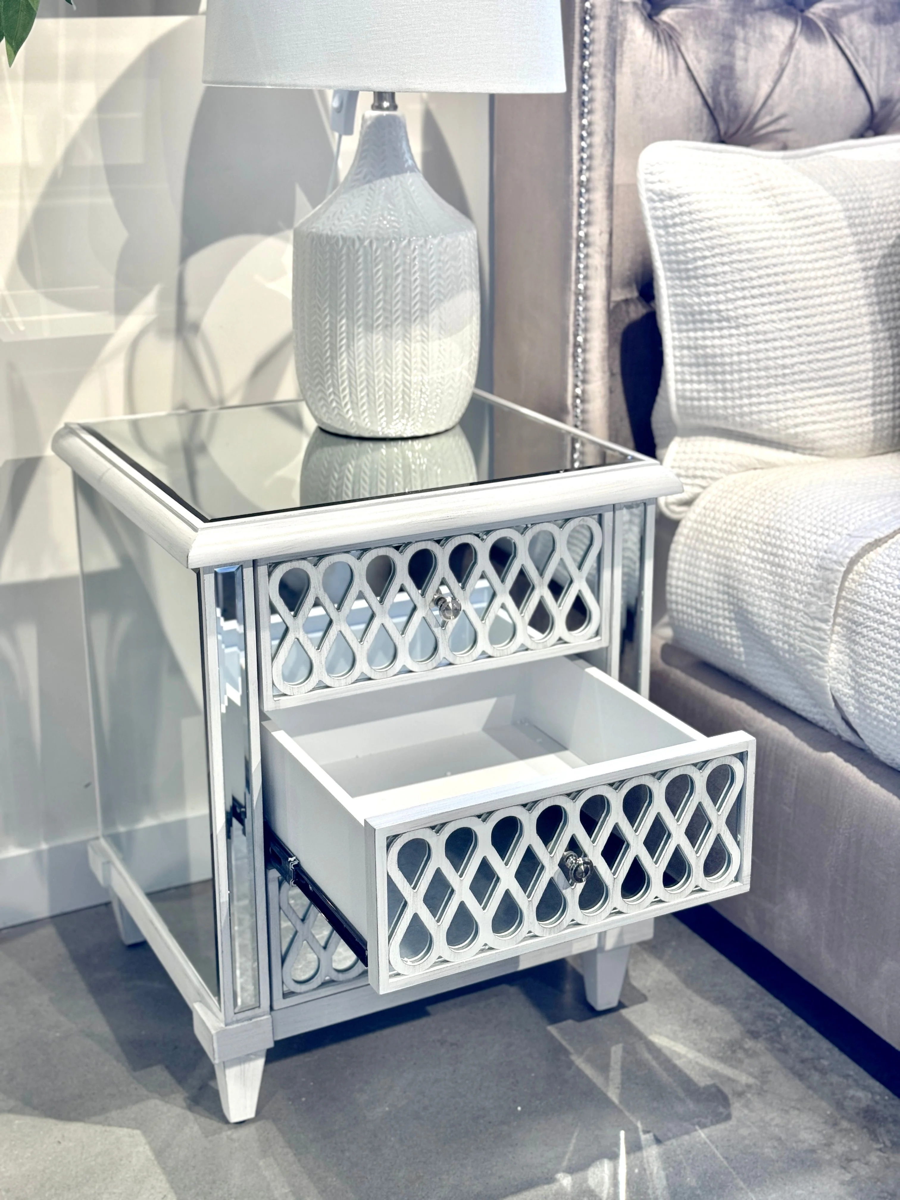 Amore Bedside - Image 3