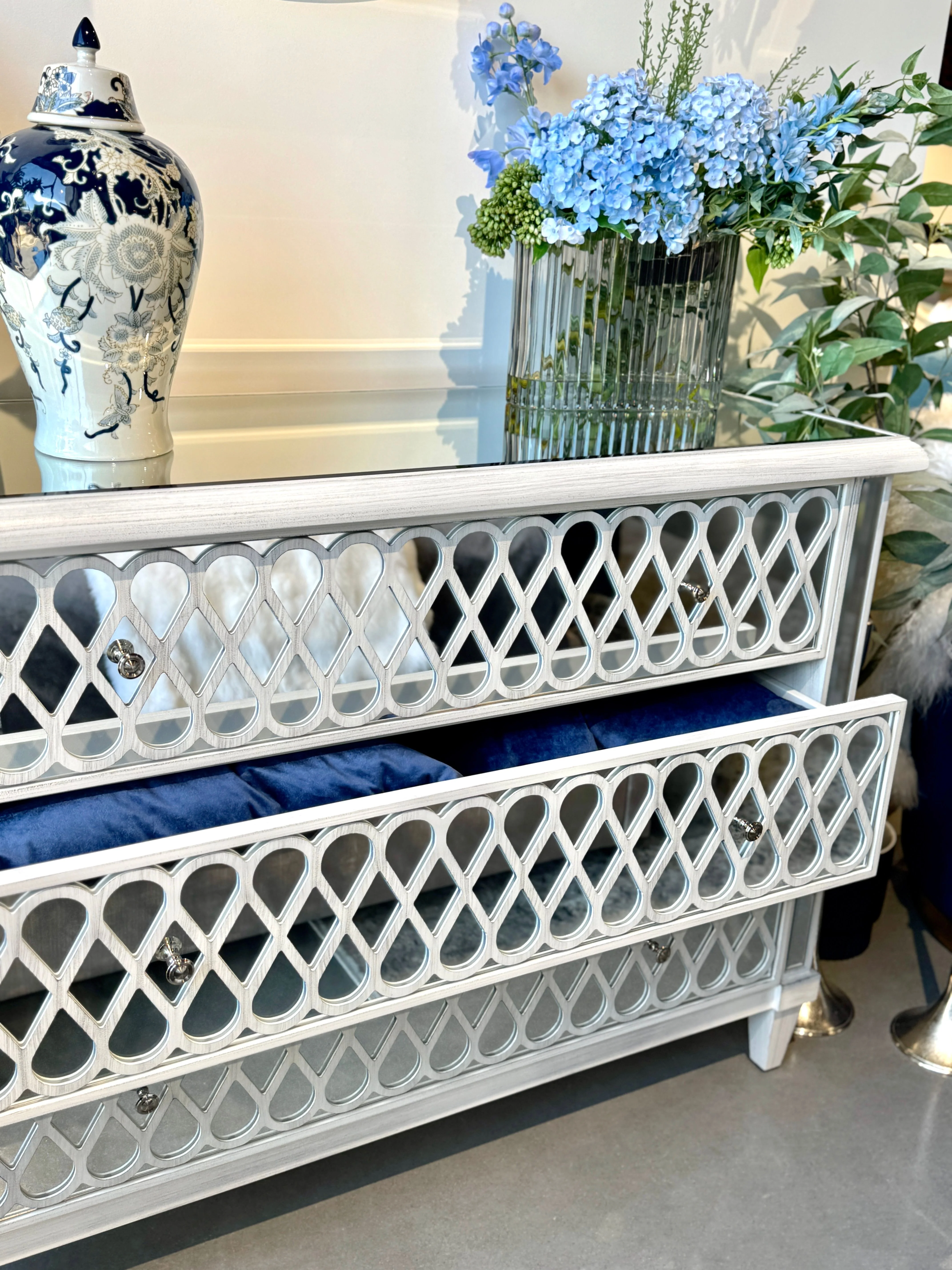 Amore Dresser - Image 4