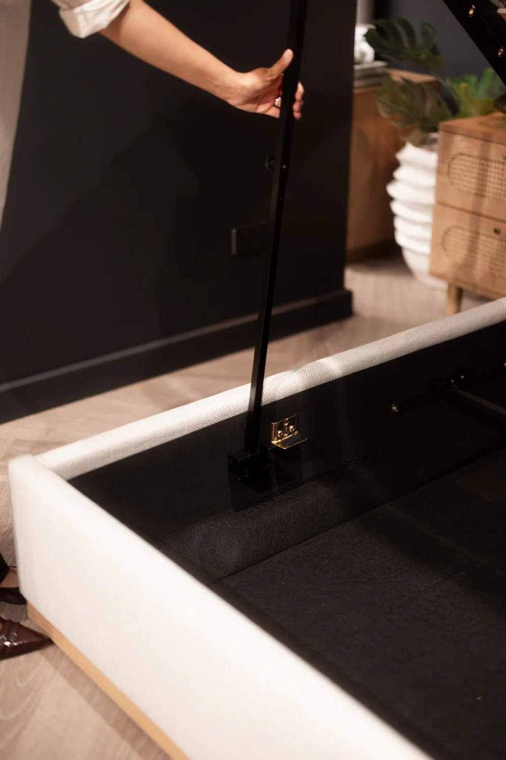 Aria Bed with Gas Lift Storage - Image 11