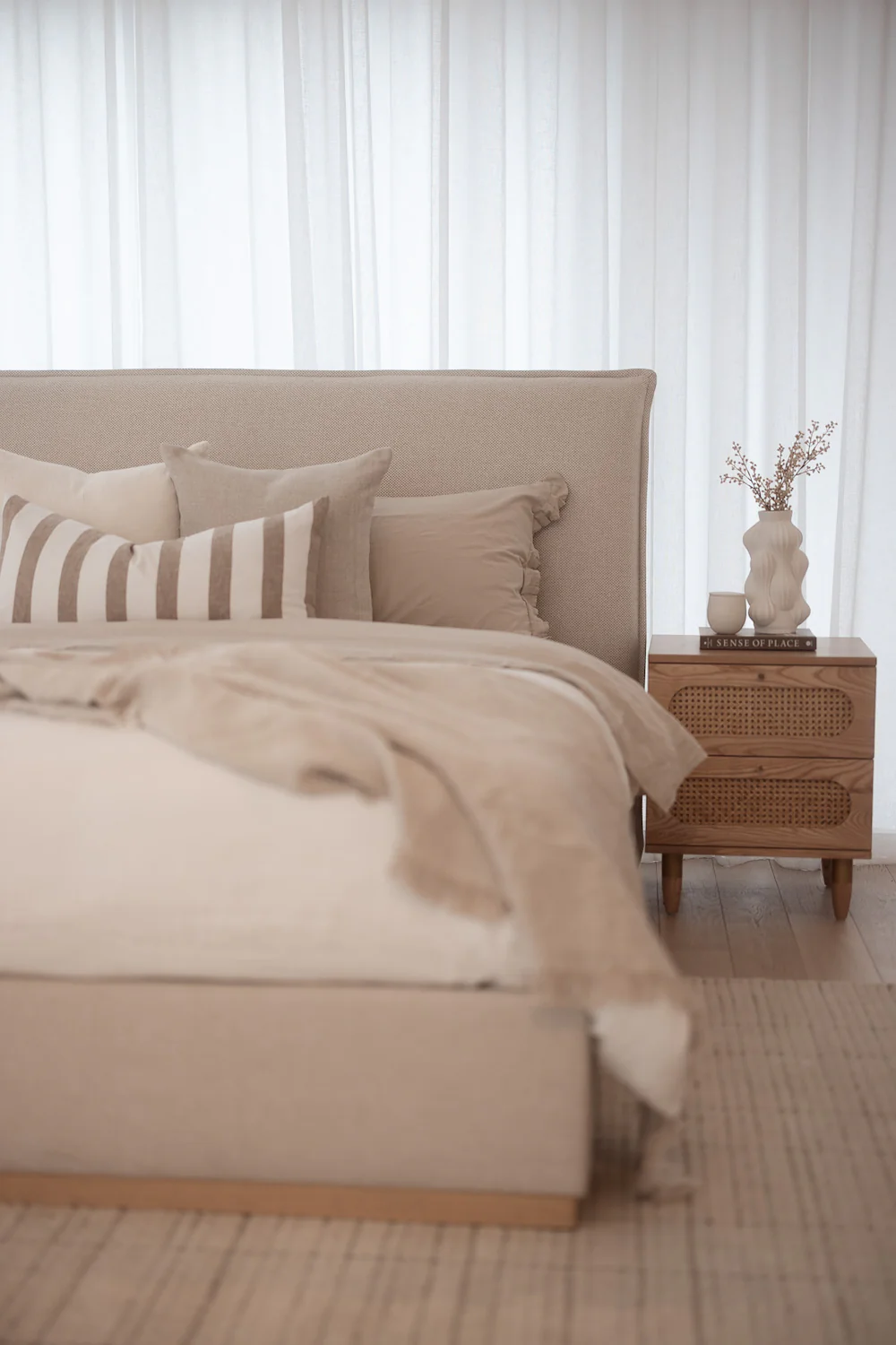 Aria Bed with Gas Lift Storage - Image 5