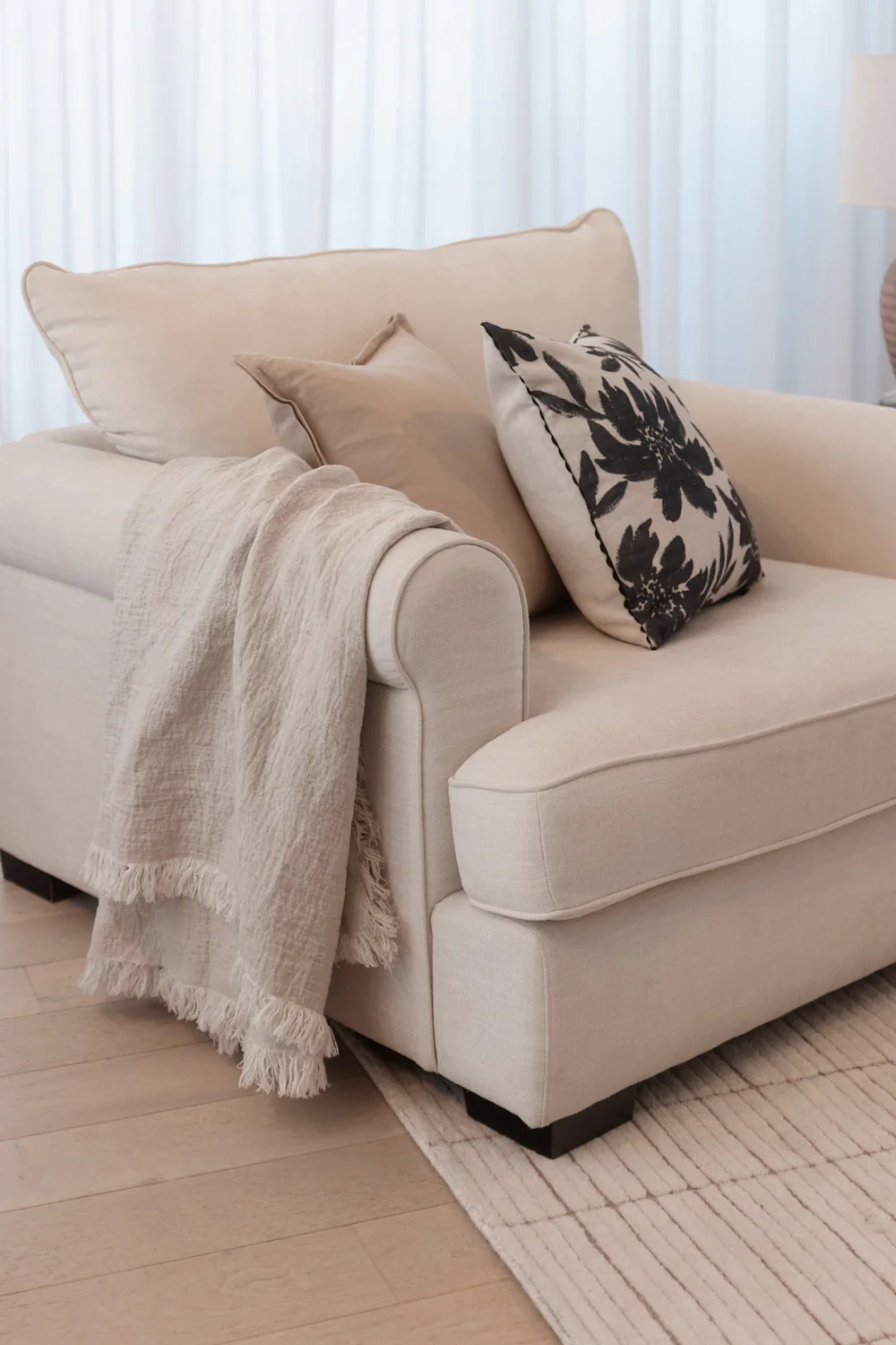 Avoca Armchair - Image 3