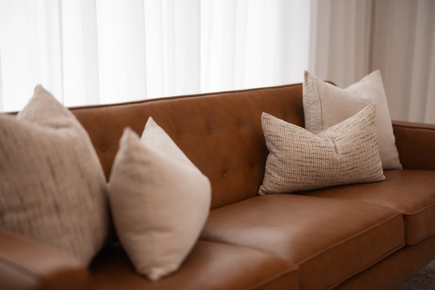 Chiswick Leather 3 Seater Sofa - Image 5