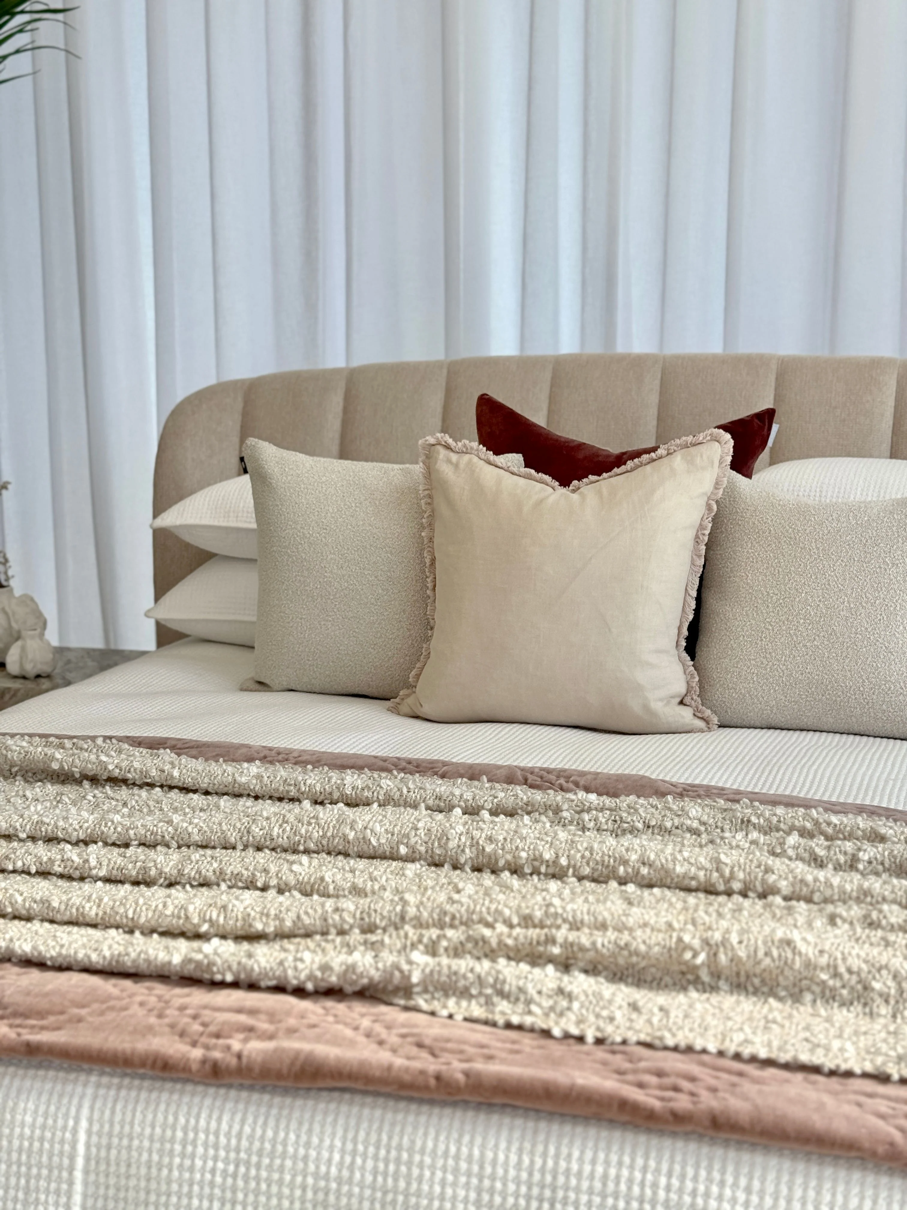 Delphi Bed - Image 8