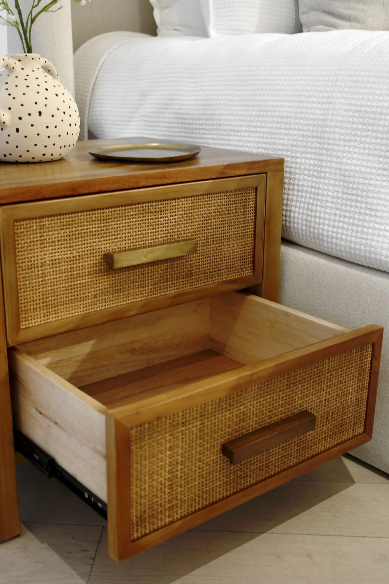 Harlan Bedside - Image 4