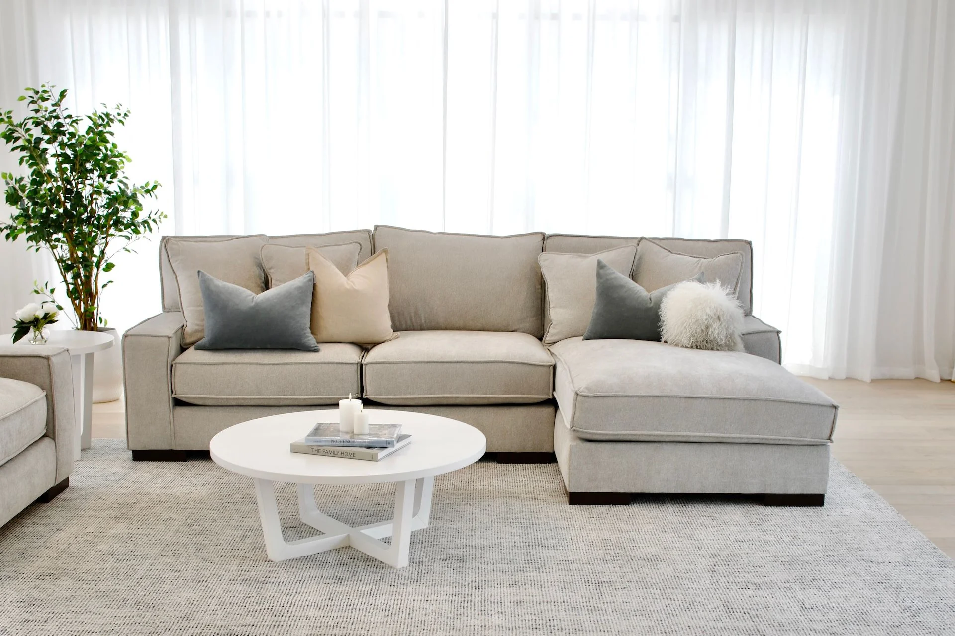 Hendrick Round Coffee Table - Image 3