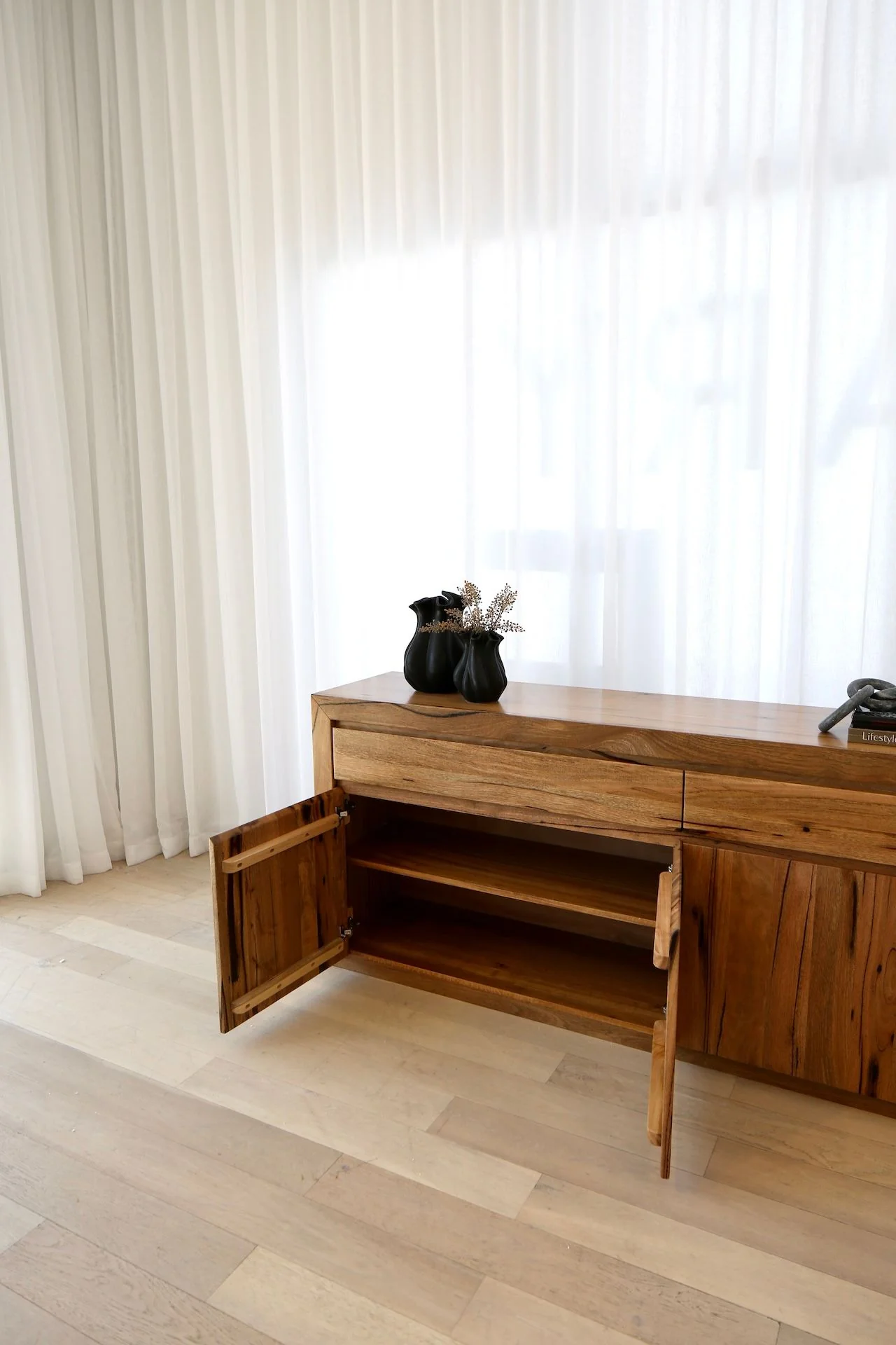 Karri Valley 4 Door 2 Drawer Sideboard - Image 3