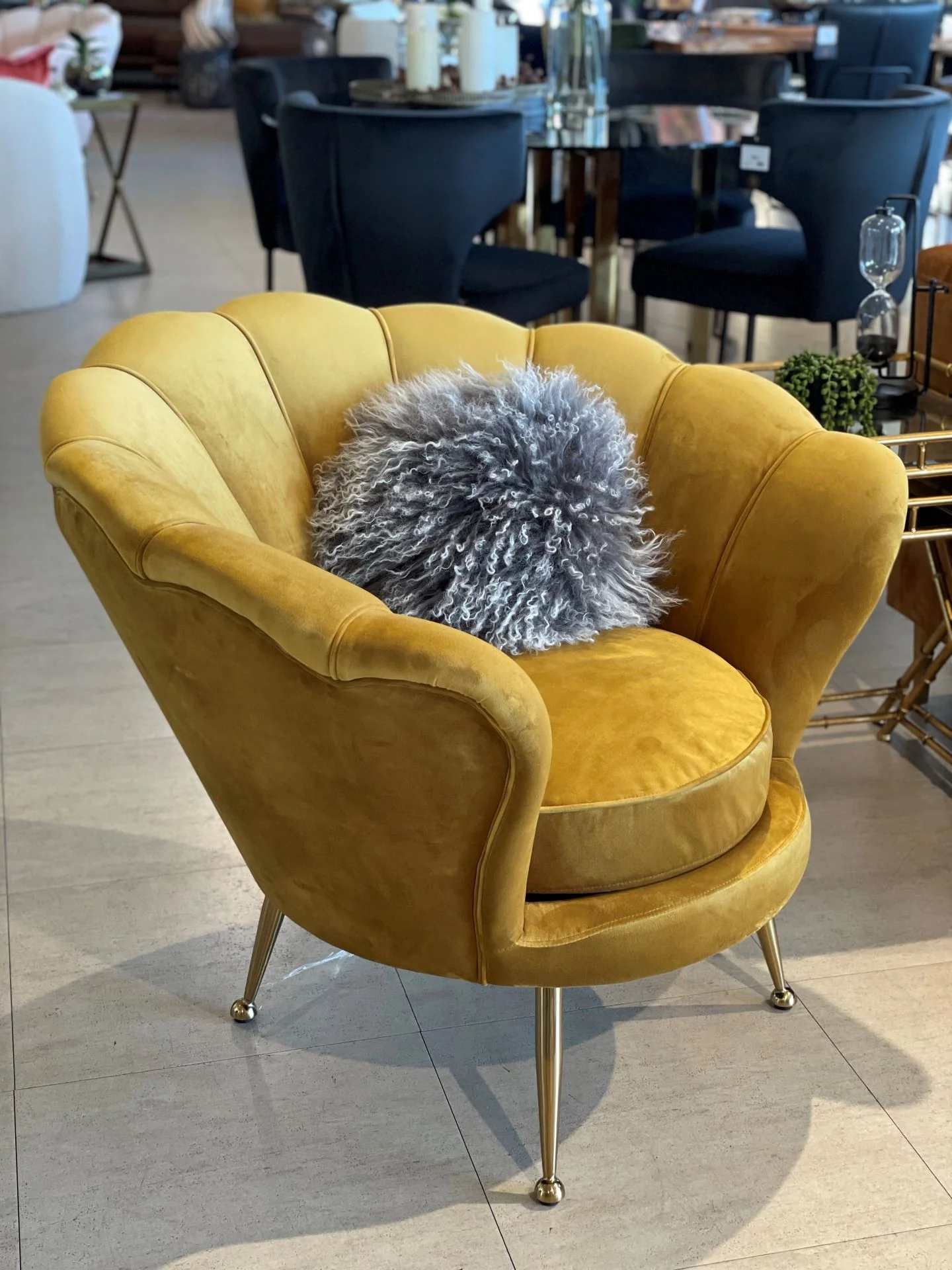 Manhattan Shell Chair - Honeycomb - Image 4