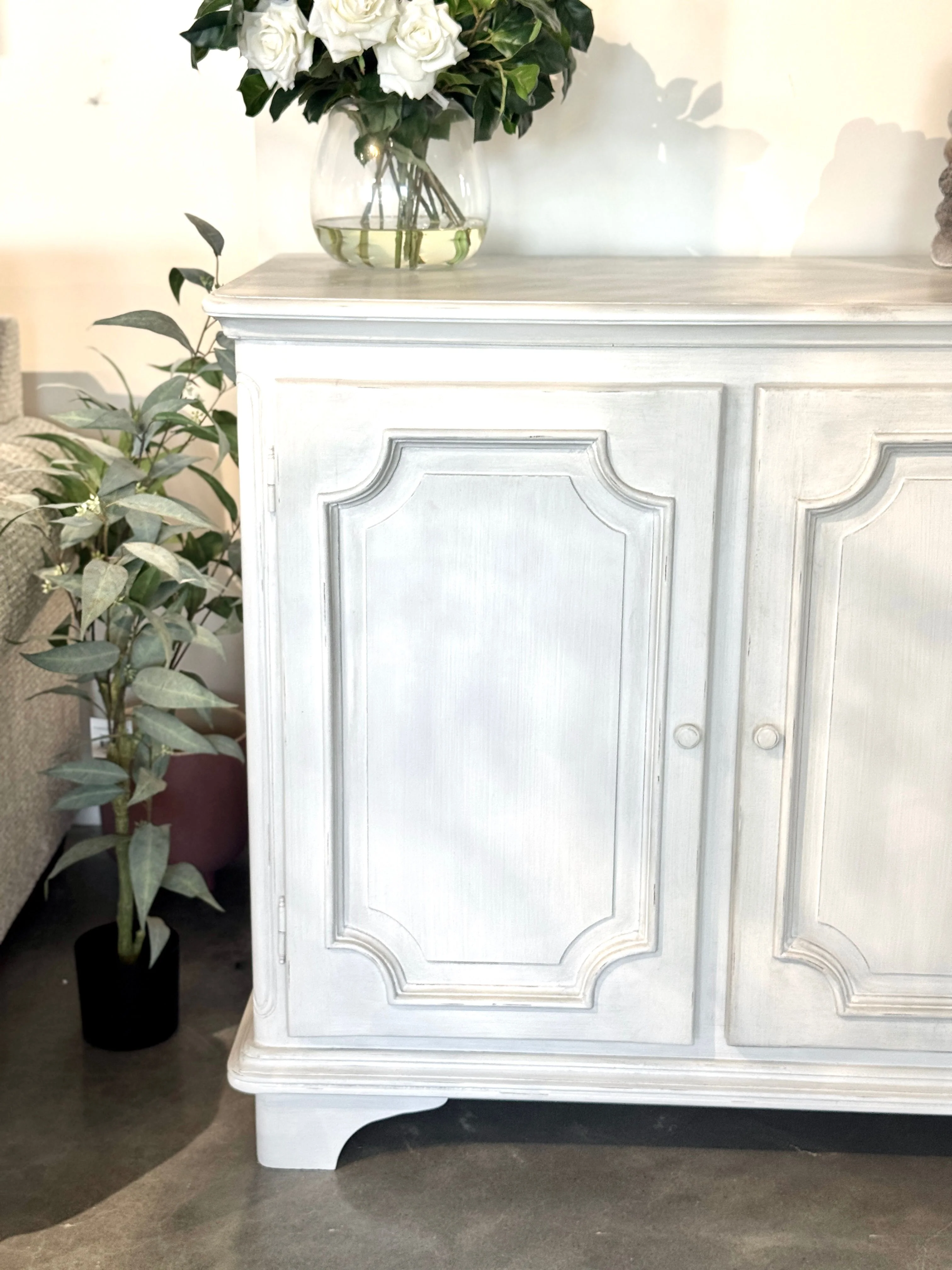 Moncur 2 Door Sideboard - Image 4