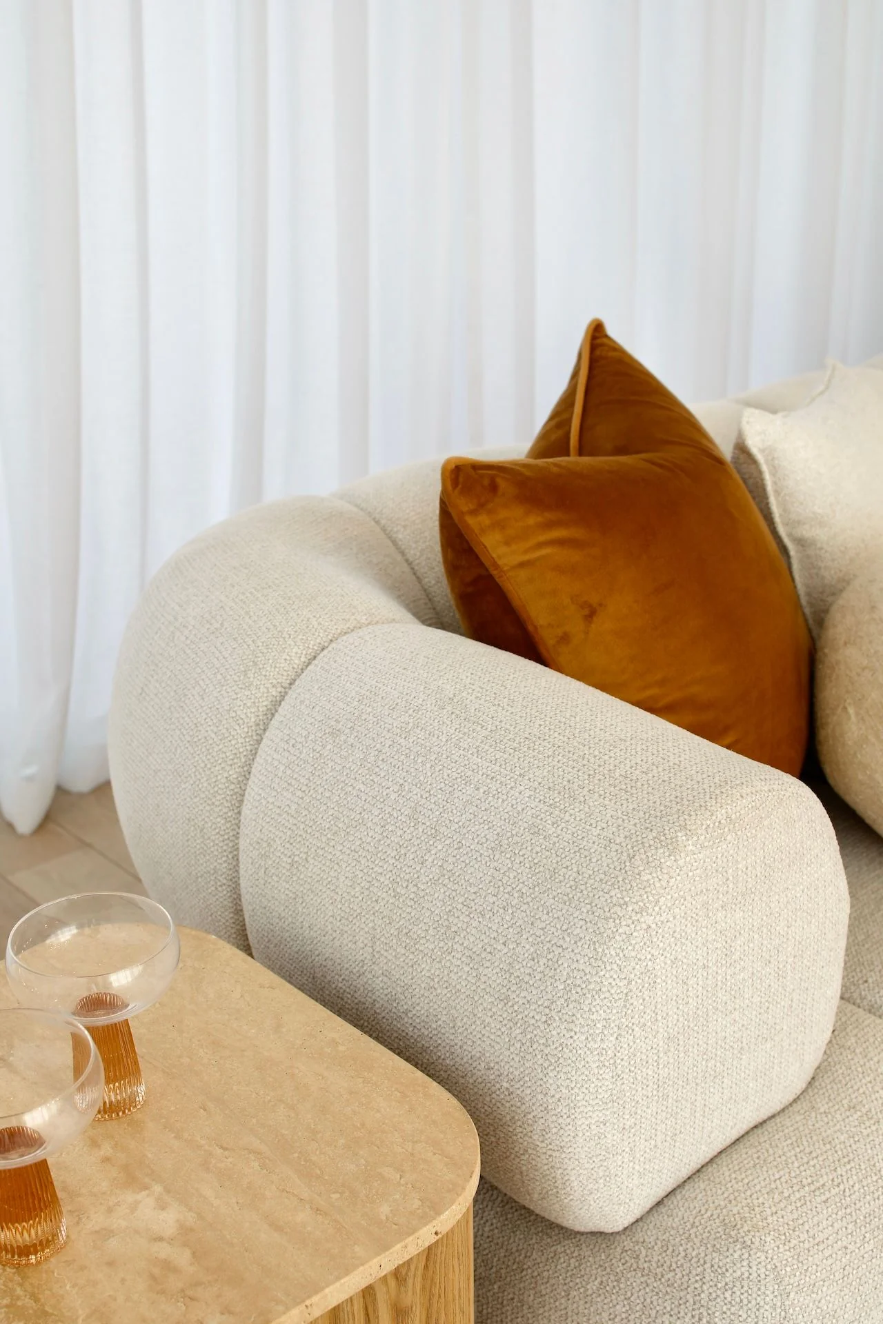 Savannah 3 Seater - Vanilla - Image 8