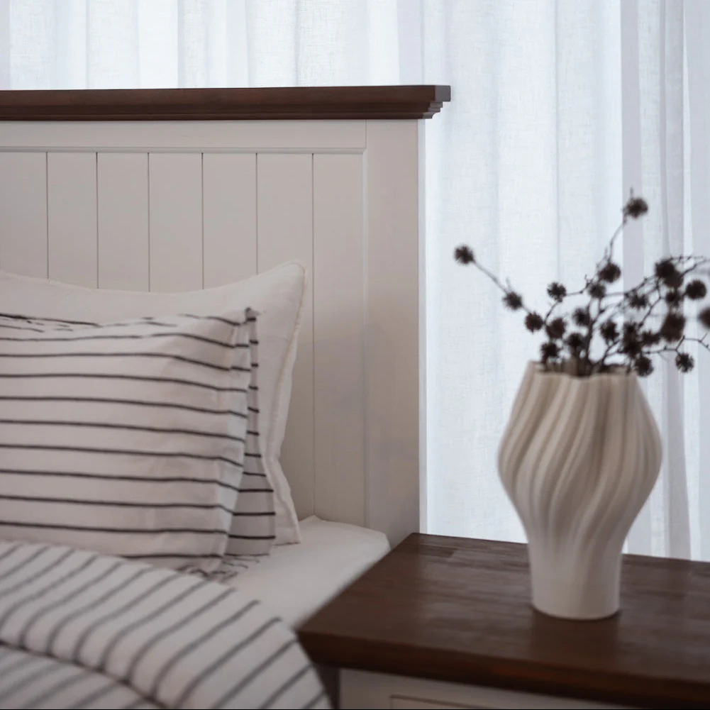 Surrey Bed with Drawers - Image 5