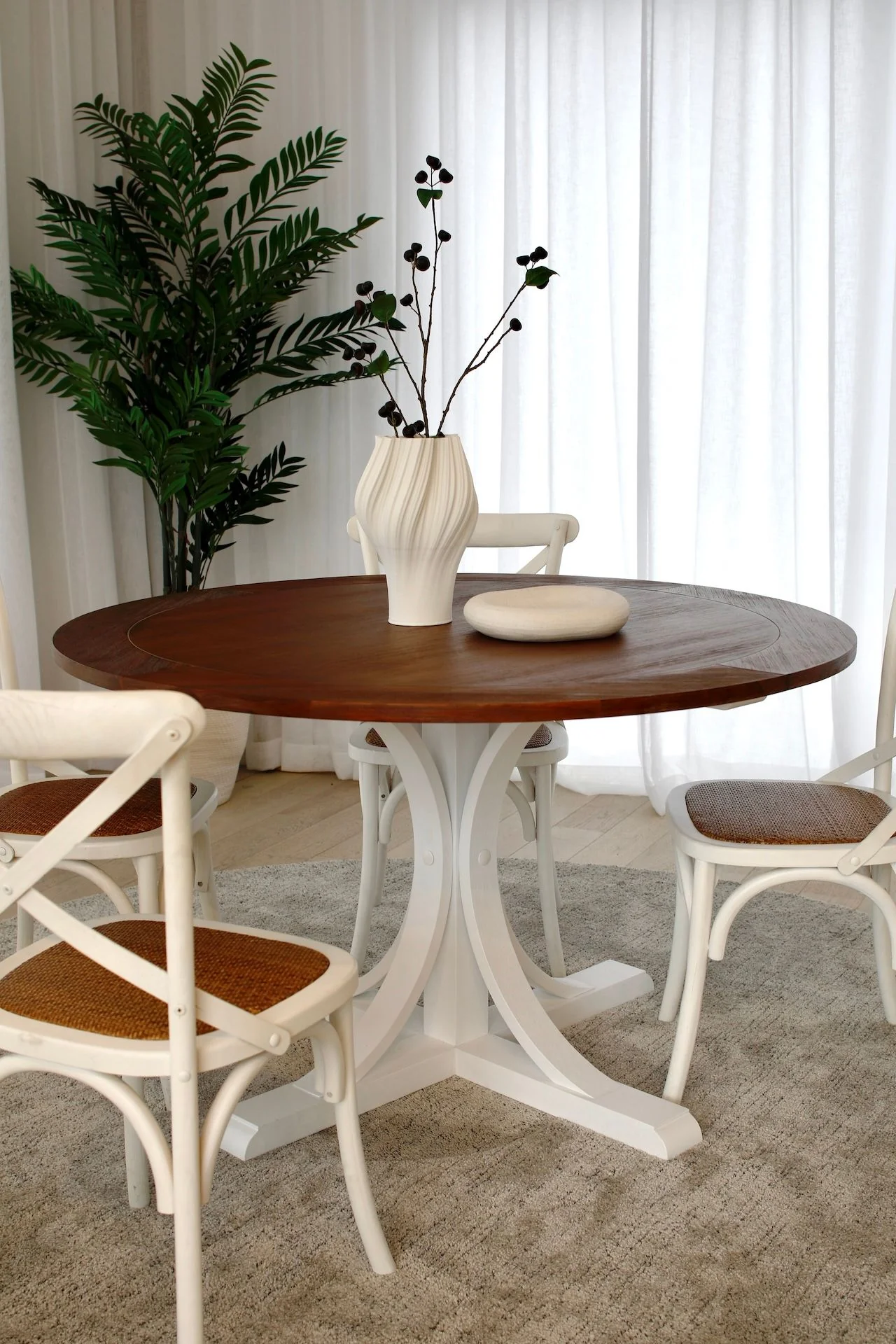 Surrey Round Dining Table - Image 3