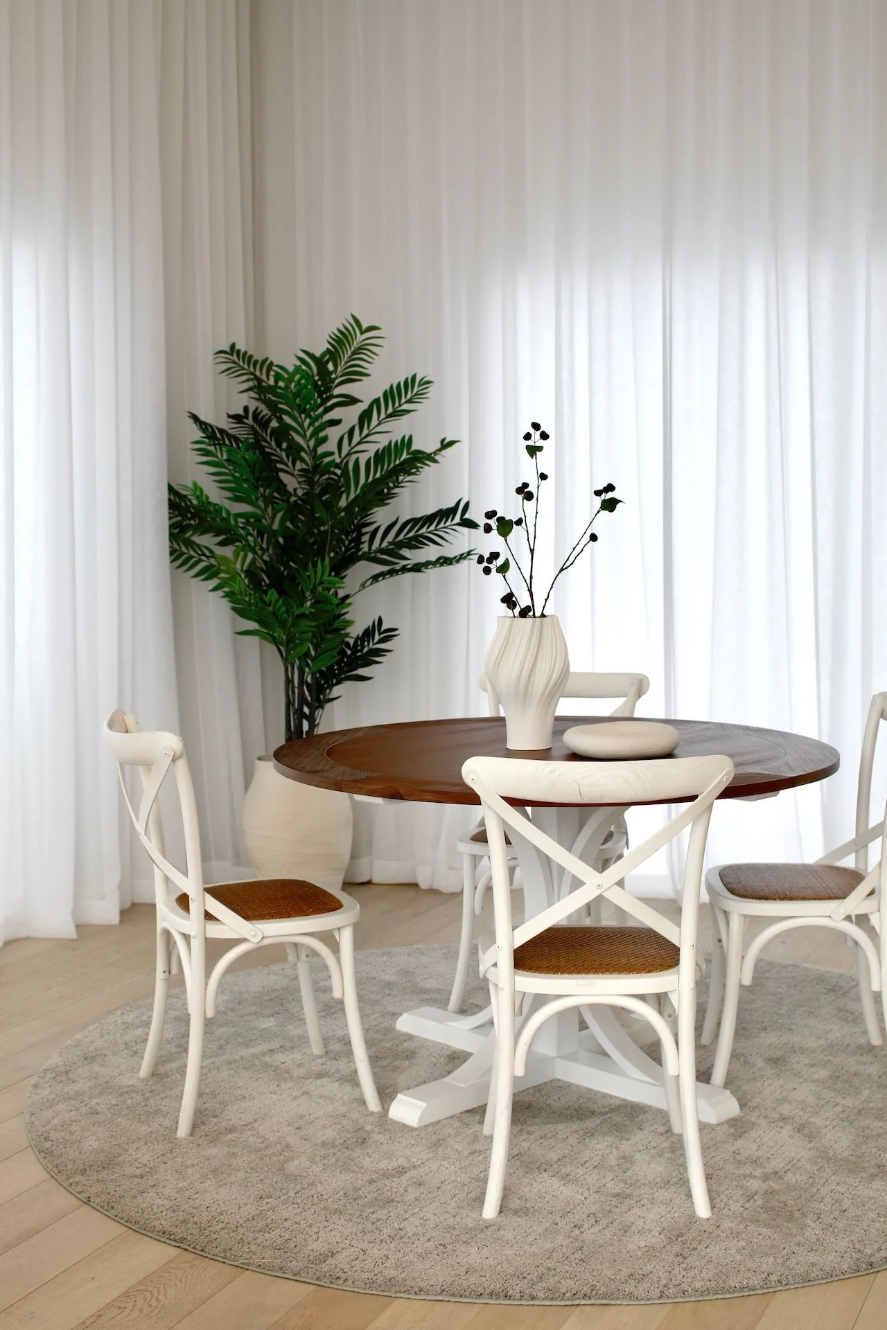 Surrey Round Dining Table - Image 4