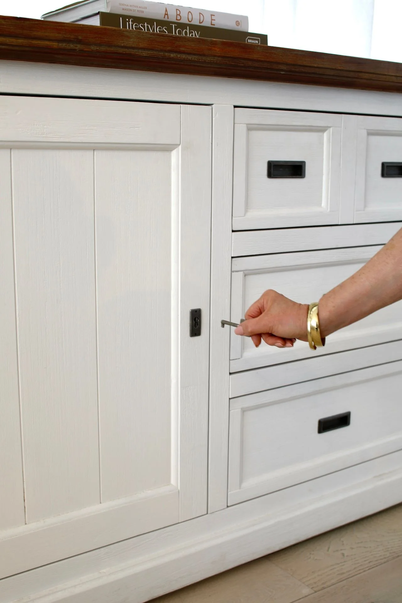 Surrey Sideboard (Large) - Image 4