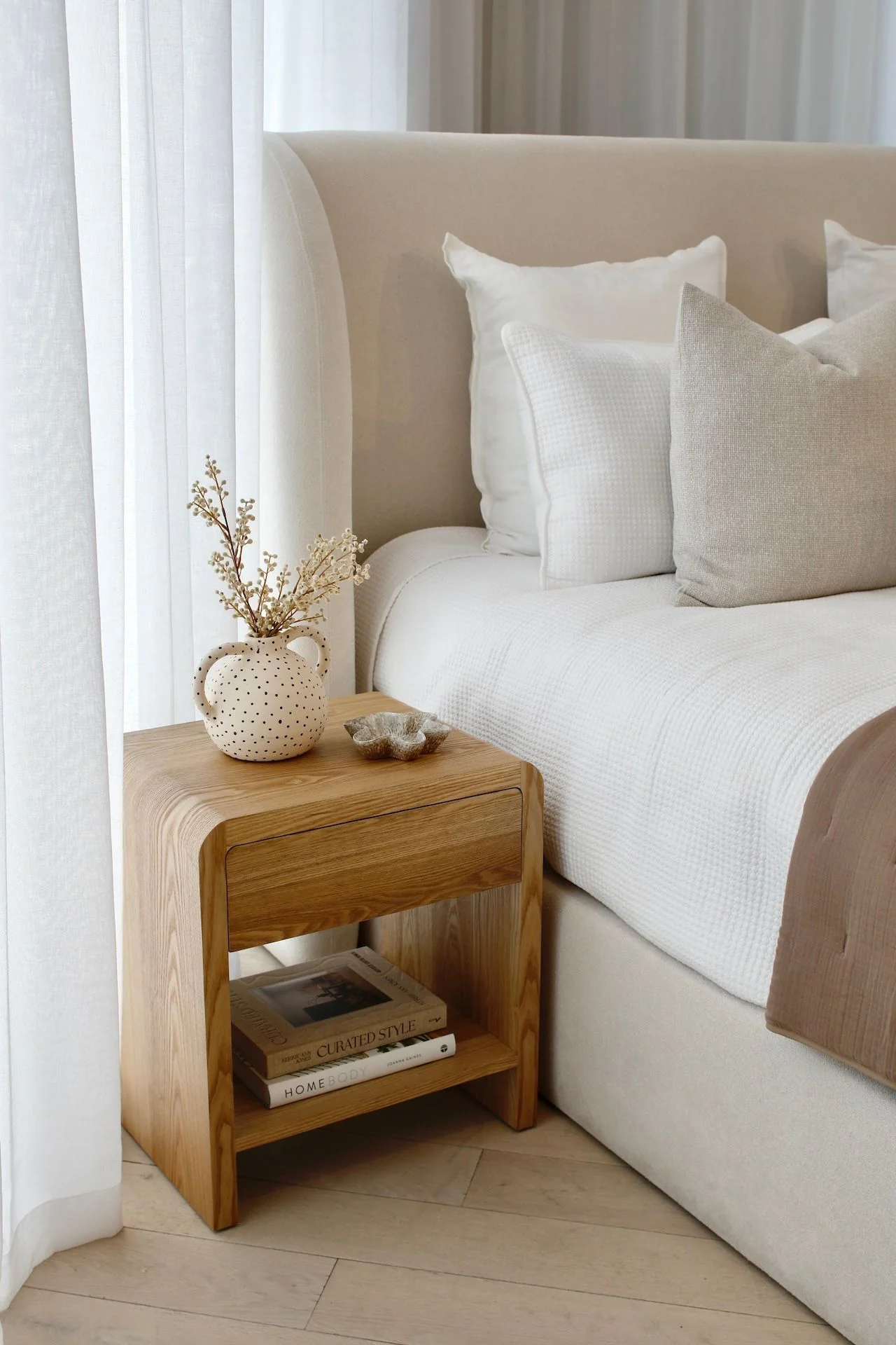 Venn Bedside Table - Oak - Image 3