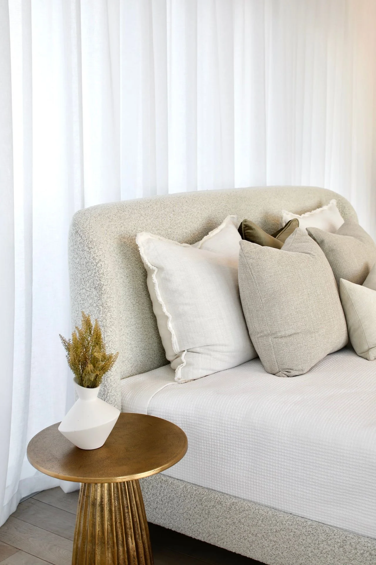 Verona Bed - Latte - Image 3